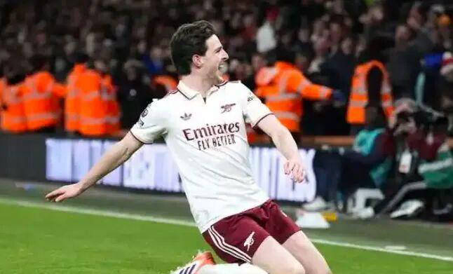 巴萨阿森纳拜仁领跑五大联赛,但真正酝酿大招的,竟是排名第二的这支劲旅?